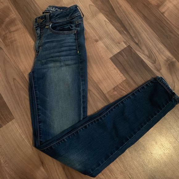 Size 0 American eagle jeans - Picture 2 of 2